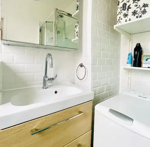 F2 Au Calme Au Coeur De 13 *